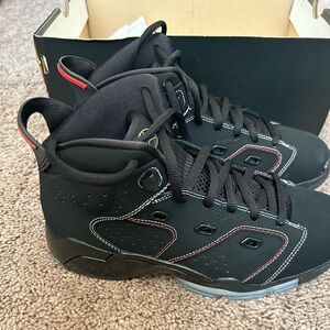 Jordan sneakers 6/17/23 size 7y boys fit 8.5 women black and red worn once